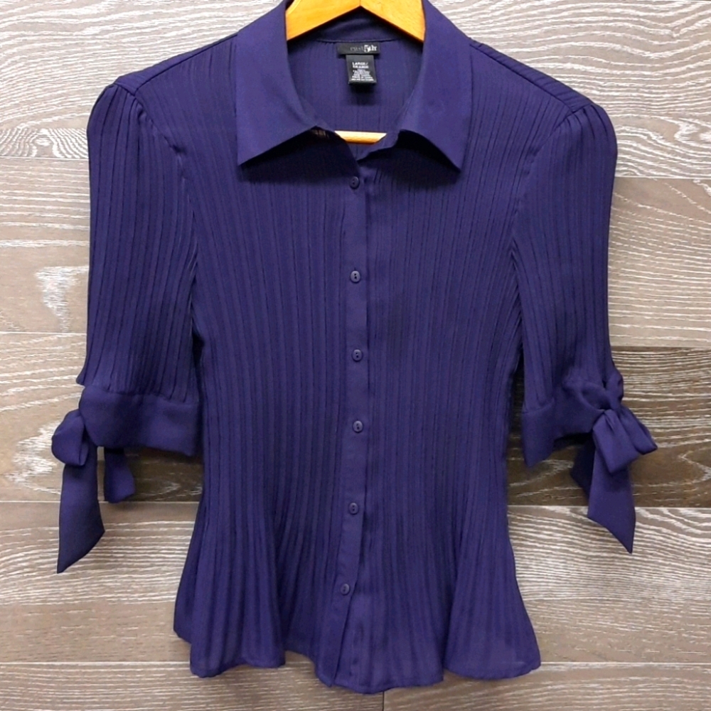 Beautiful top chiffon purple crinkle w/ adorable bows on sleeves